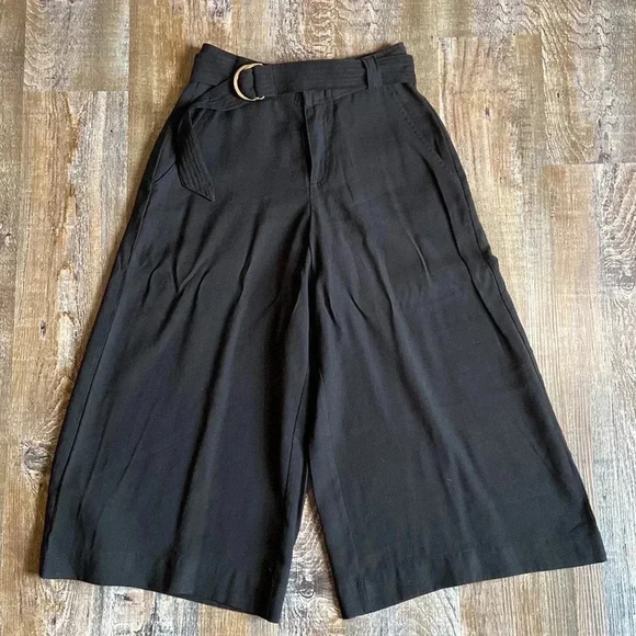 Guess | Anja High-Waisted Belted Cropped Wide Leg Pants - Picture 3 of 9